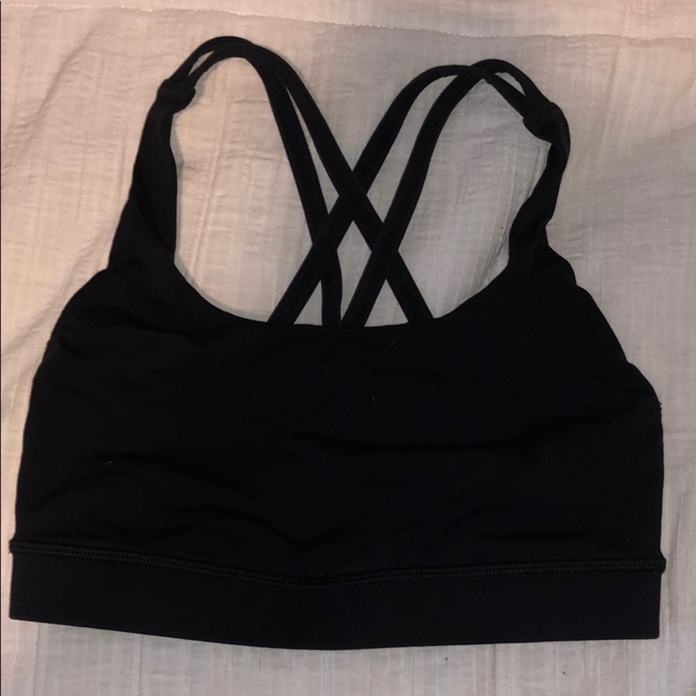 black lululemon sports bra